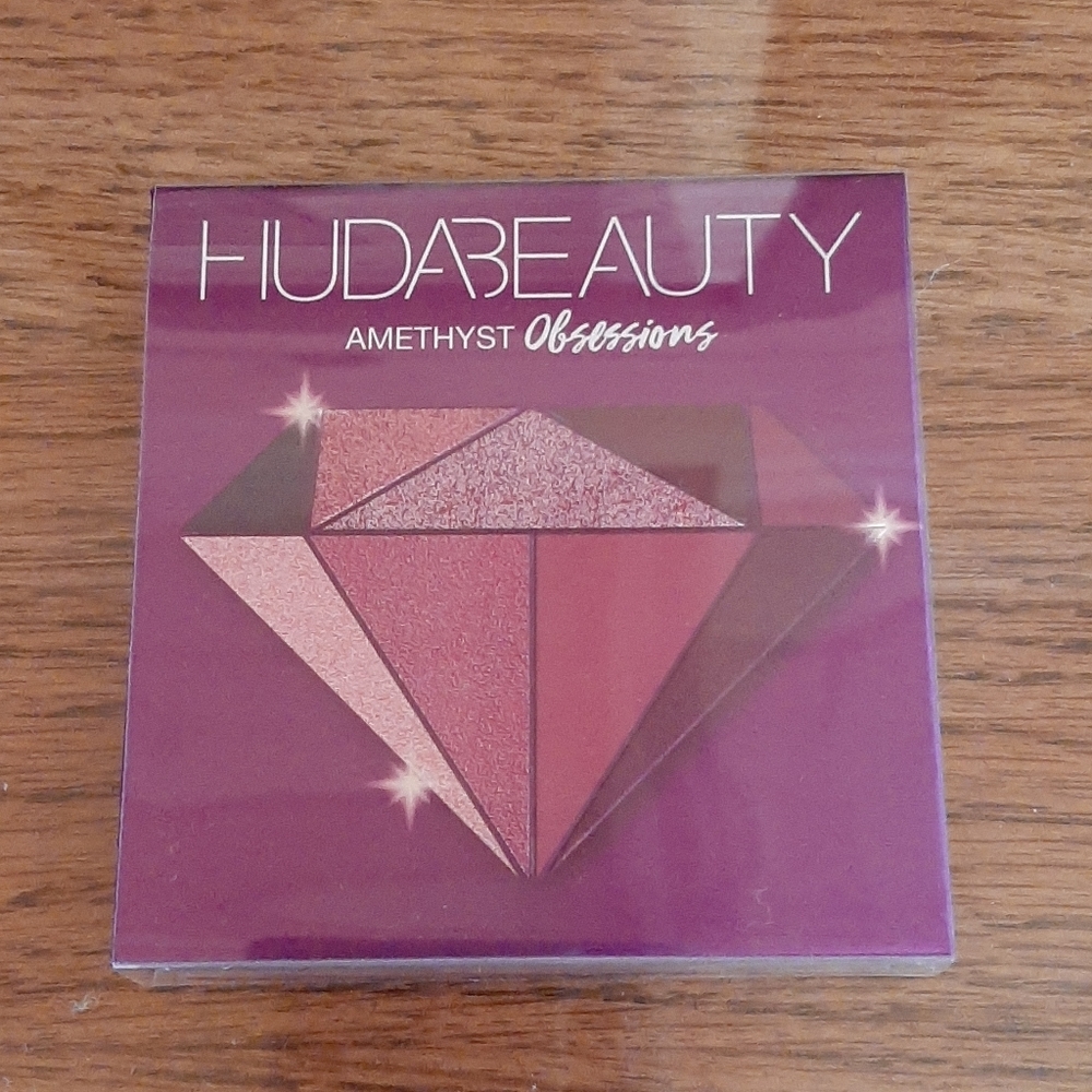 Huda Beauty Amethyst Obsessions pallette